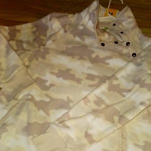Camo pull over 3pc Gold bag